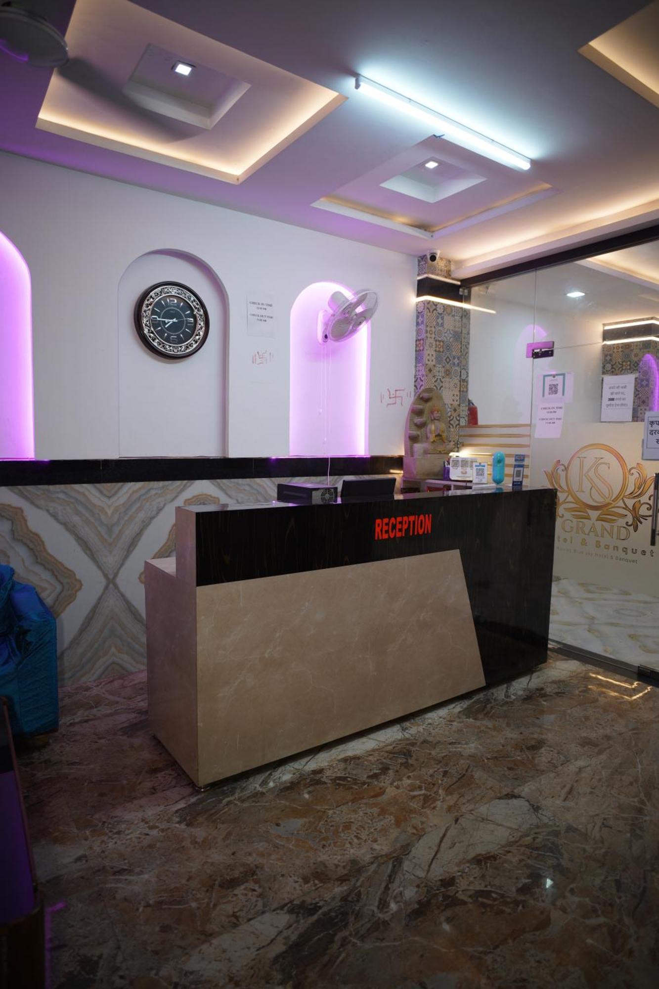 Blue Sky Hotels And Banquet Kanpur Zewnętrze zdjęcie