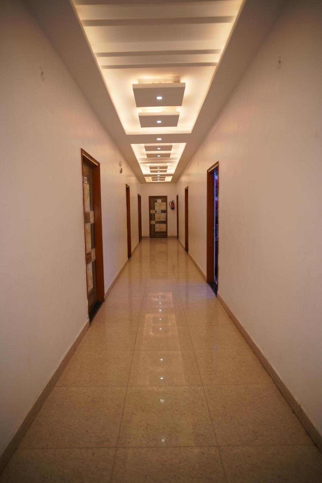 Blue Sky Hotels And Banquet Kanpur Zewnętrze zdjęcie